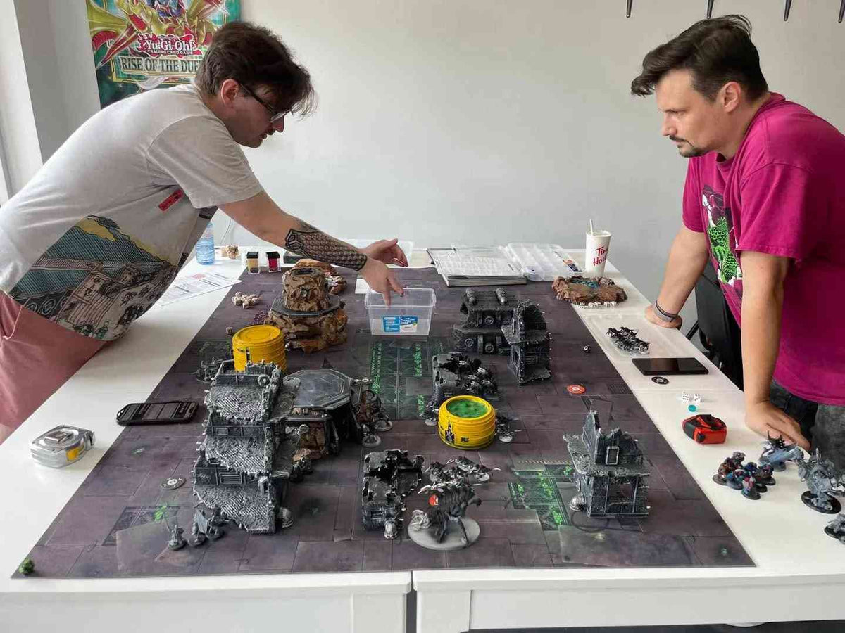 Warhammer Model Shops in La Petite-Patrie: Models & Supplies - Card Brawlers