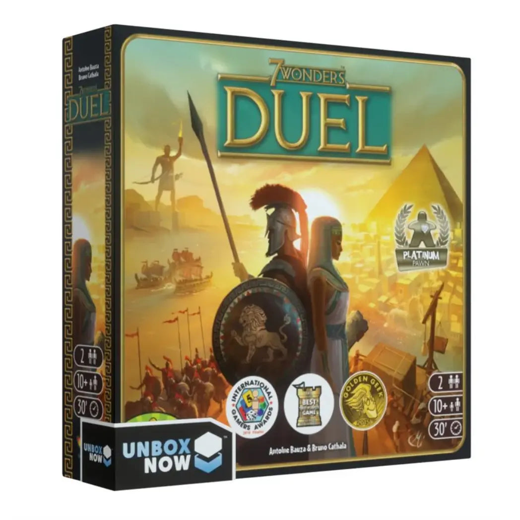 7 Wonders Duel French board game box featuring a Greek soldier and Egyptian queen standing before a pyramid at sunset